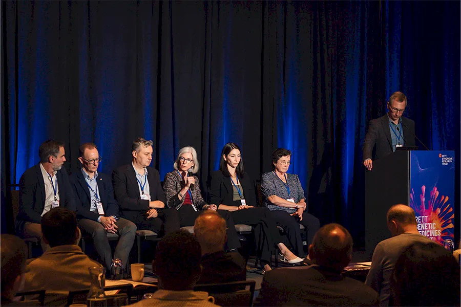 summit-web_0006_9-11-25_panel_discussion_-10